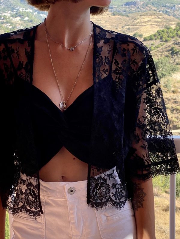 bolero en dentelle noire