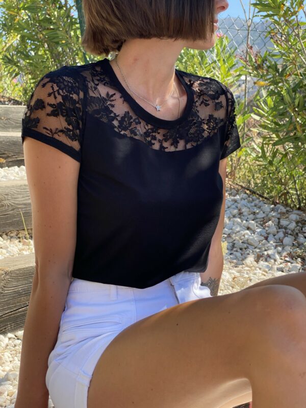 T-shirt Hélène manches courtes avec dentelle noire